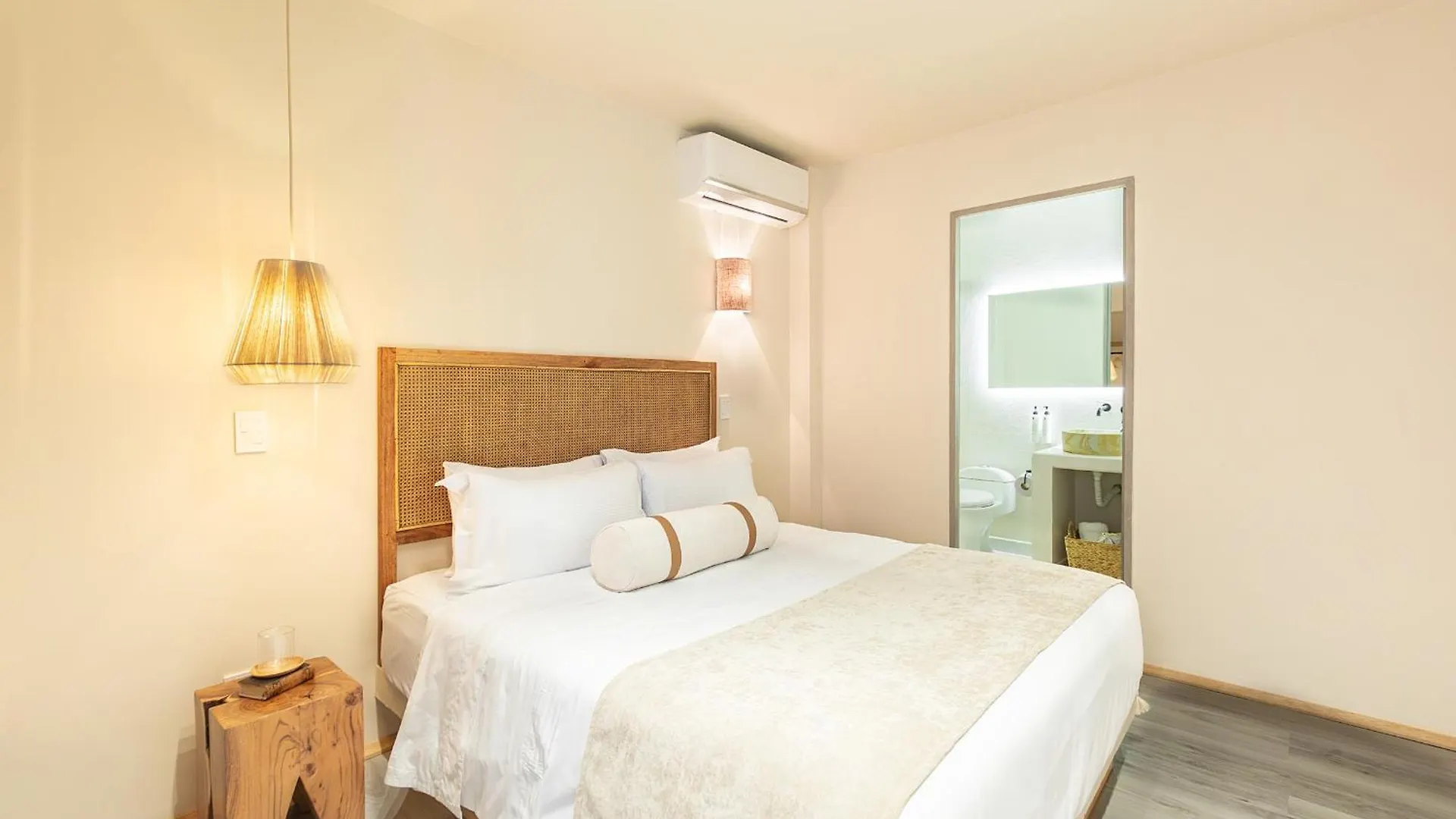 Homestay Casa Laurd Medellin Apartment Colombia
