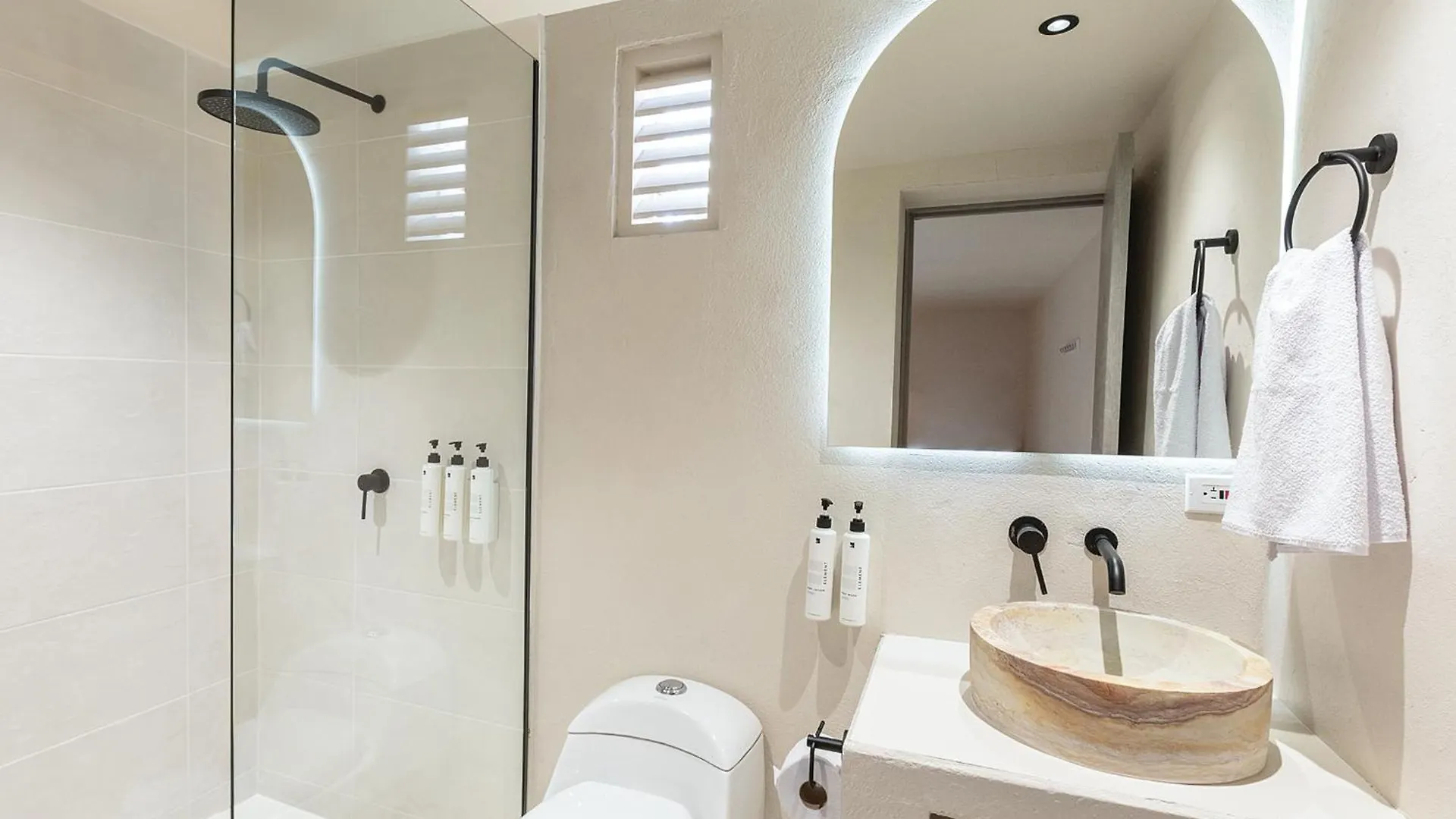 ホームステイ Casa Laurd Medellinアパートメント